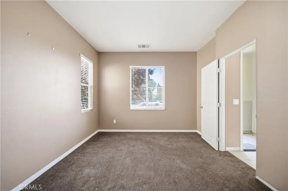 11943 Iverson Victorville, CA 92392