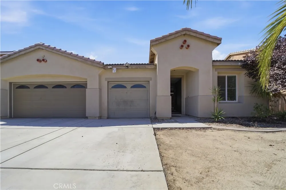 11943 Iverson Victorville, CA 92392
