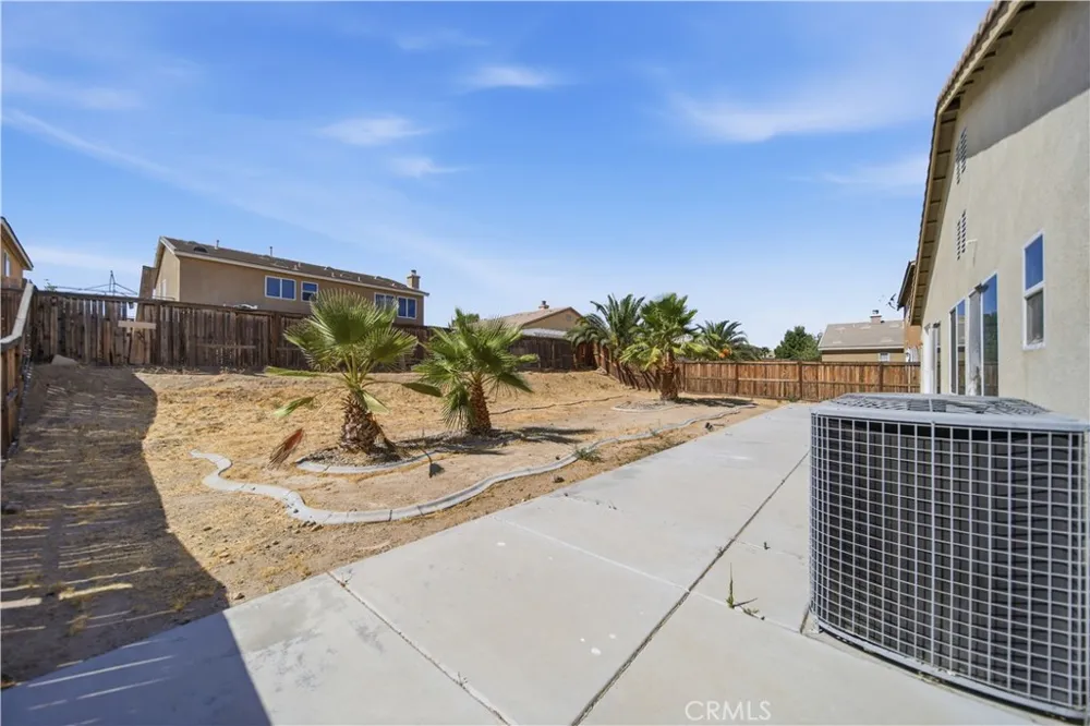 11943 Iverson Victorville, CA 92392