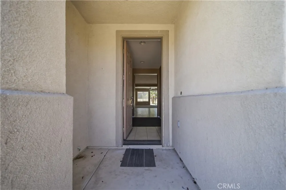 11943 Iverson Victorville, CA 92392