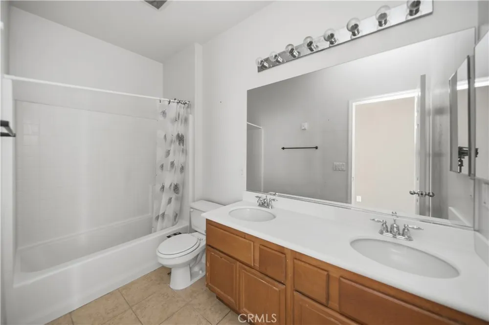11943 Iverson Victorville, CA 92392