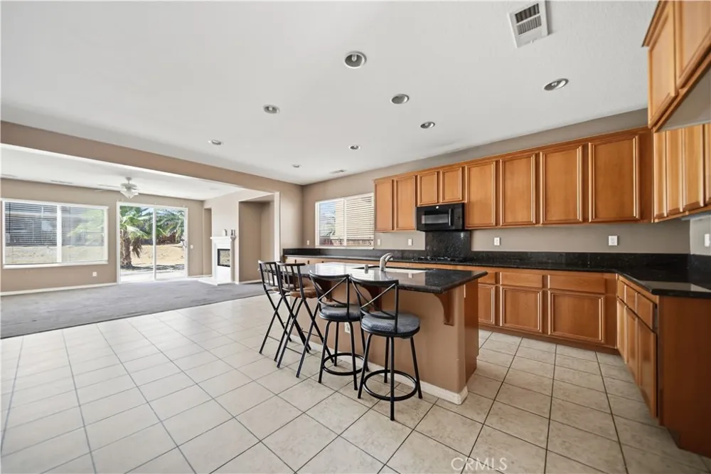 11943 Iverson Victorville, CA 92392