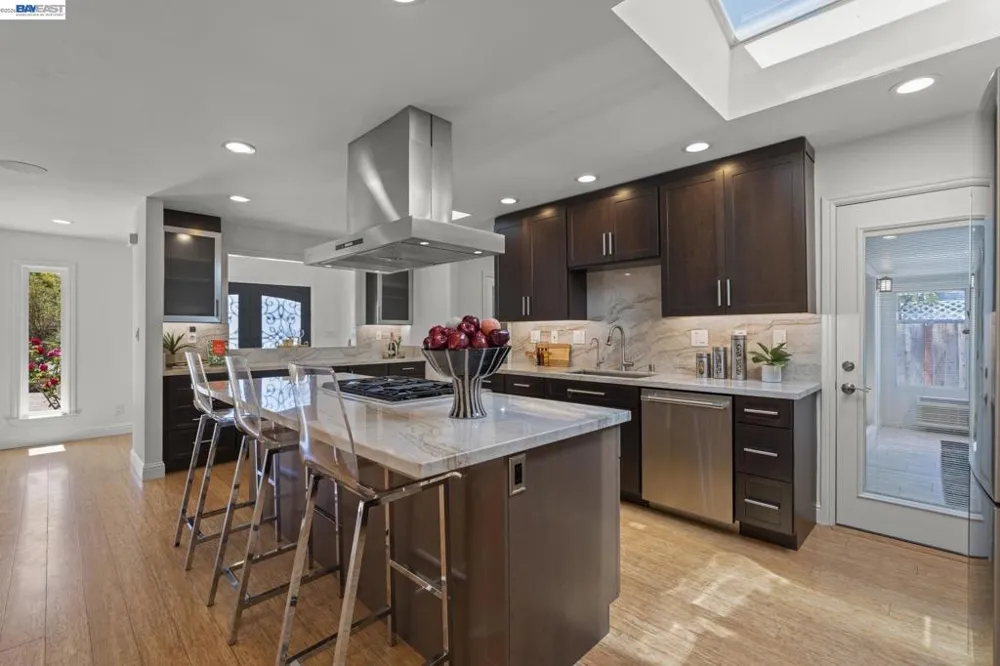 35596 Linda Dr Fremont, CA 94536