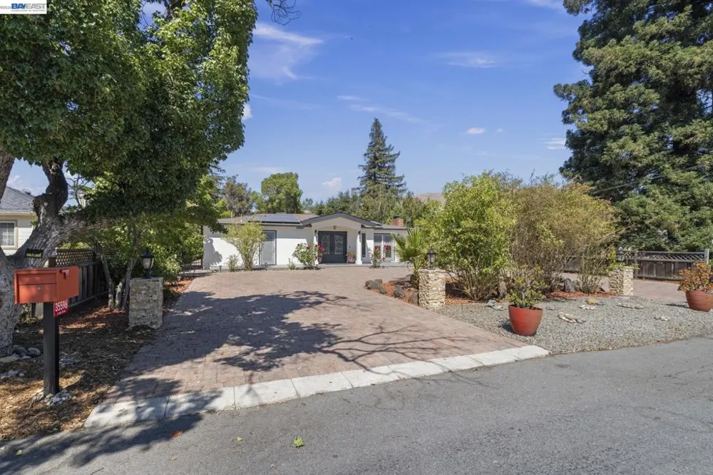 35596 Linda Dr Fremont, CA 94536