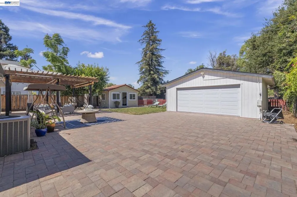35596 Linda Dr Fremont, CA 94536