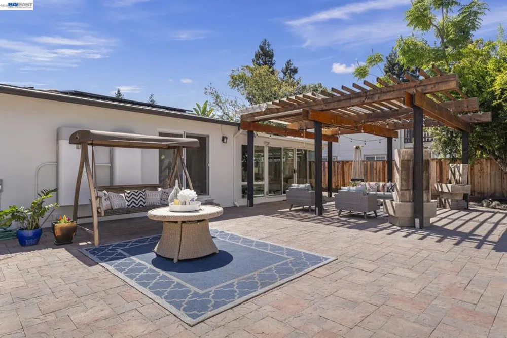 35596 Linda Dr Fremont, CA 94536