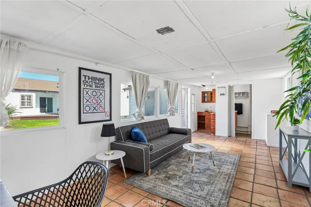 3927 Gaviota Long Beach, CA 90807