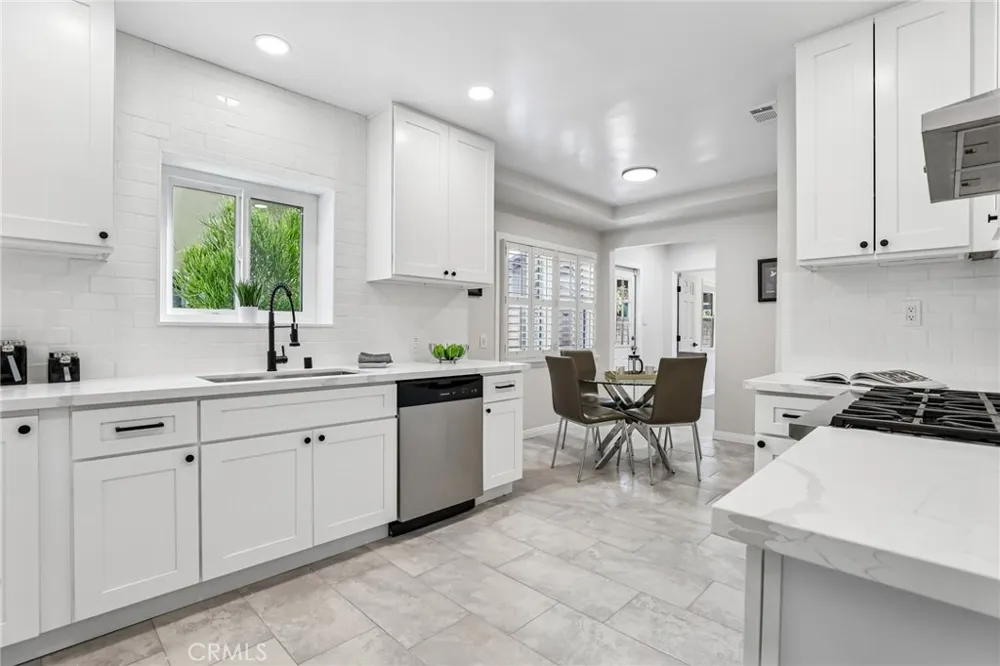 3927 Gaviota Long Beach, CA 90807
