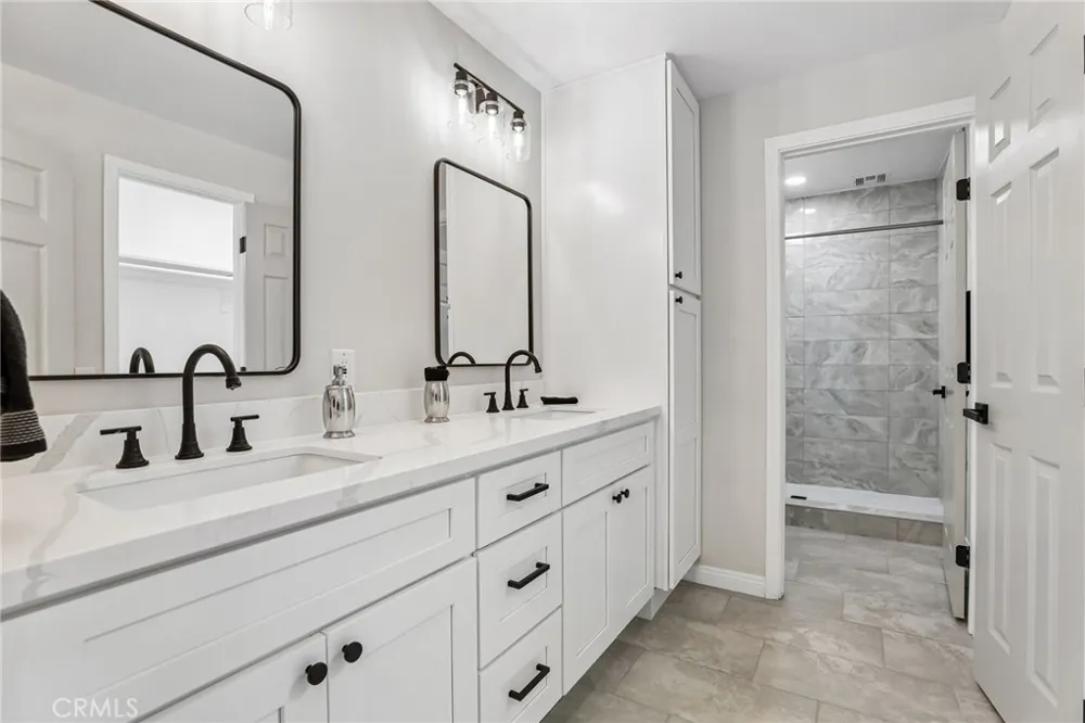 3927 Gaviota Long Beach, CA 90807