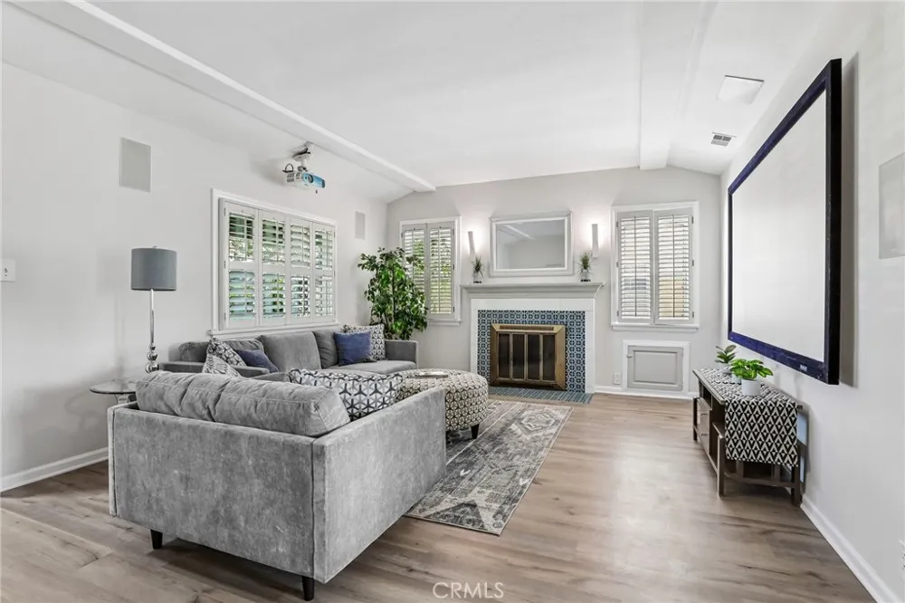 3927 Gaviota Long Beach, CA 90807