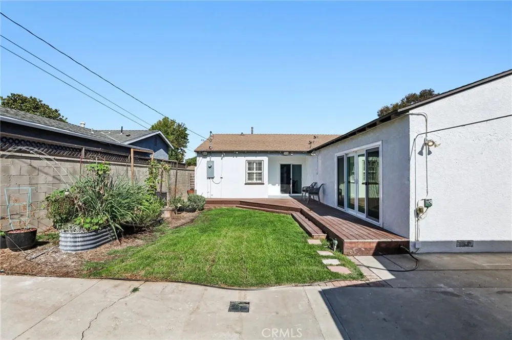 3927 Gaviota Long Beach, CA 90807