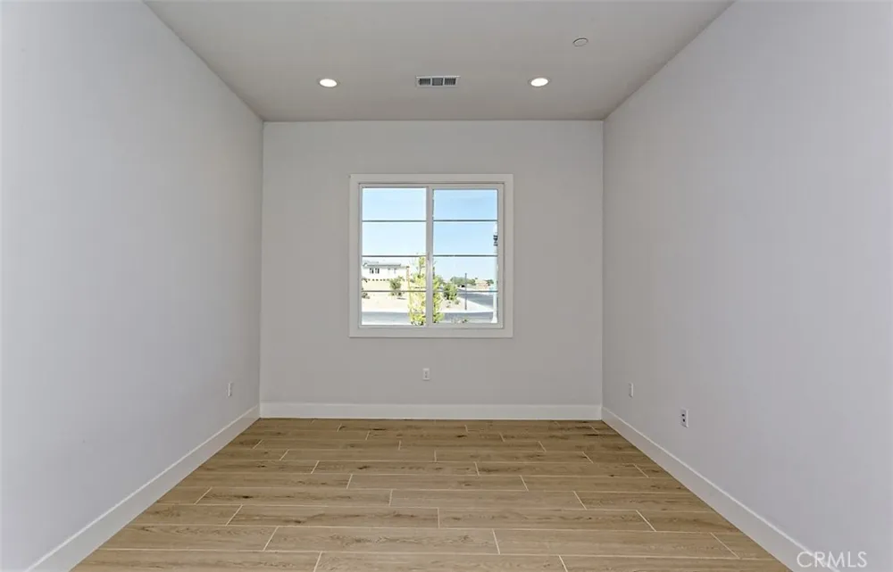 12985 Davona Dale Road Apple Valley, CA 92308