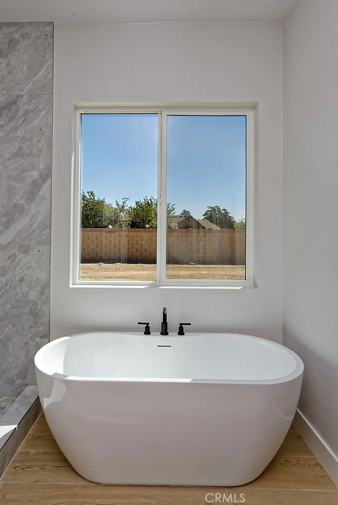 12985 Davona Dale Road Apple Valley, CA 92308