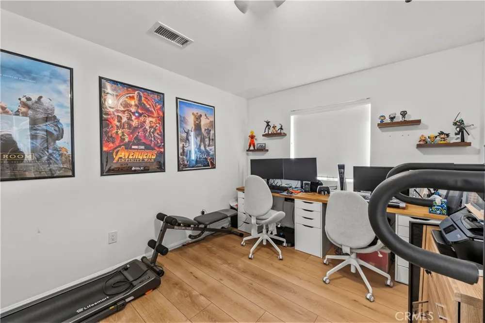 28333 Willow Court Saugus, CA 91350