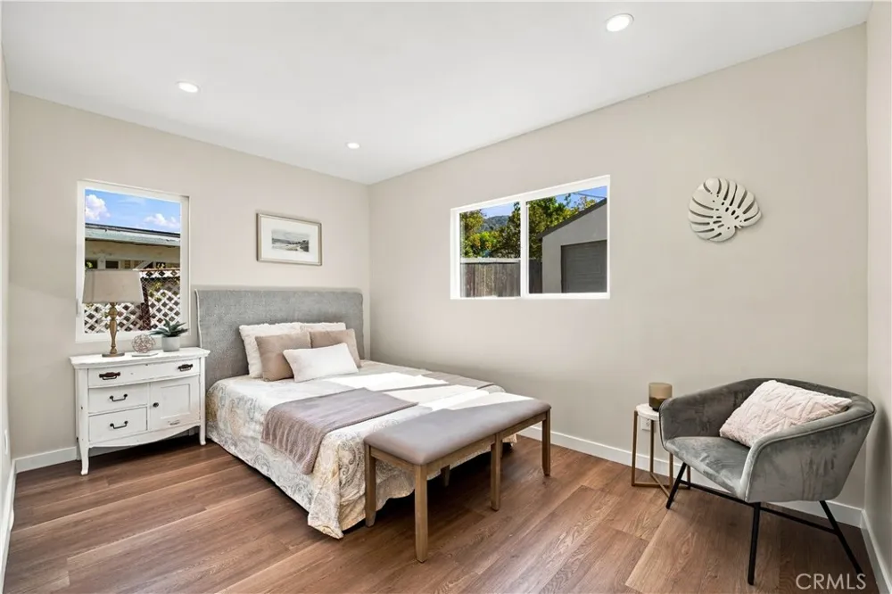 10512 Samoa Ave Tujunga, CA 91042