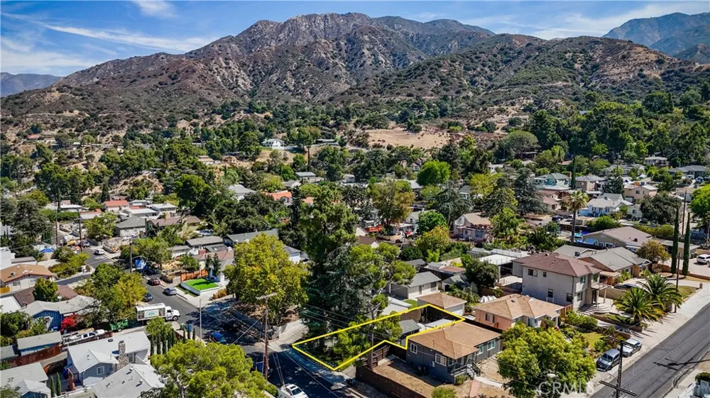 10512 Samoa Ave Tujunga, CA 91042