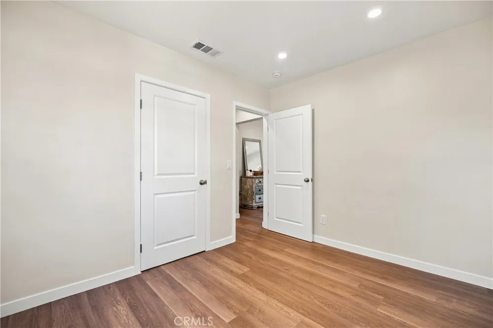 10512 Samoa Ave Tujunga, CA 91042