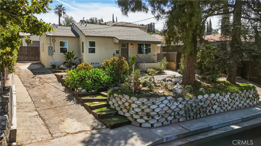 10512 Samoa Ave Tujunga, CA 91042
