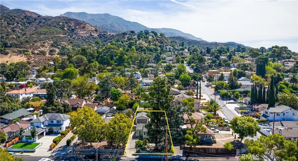 10512 Samoa Ave Tujunga, CA 91042