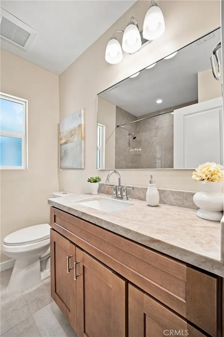 10512 Samoa Ave Tujunga, CA 91042