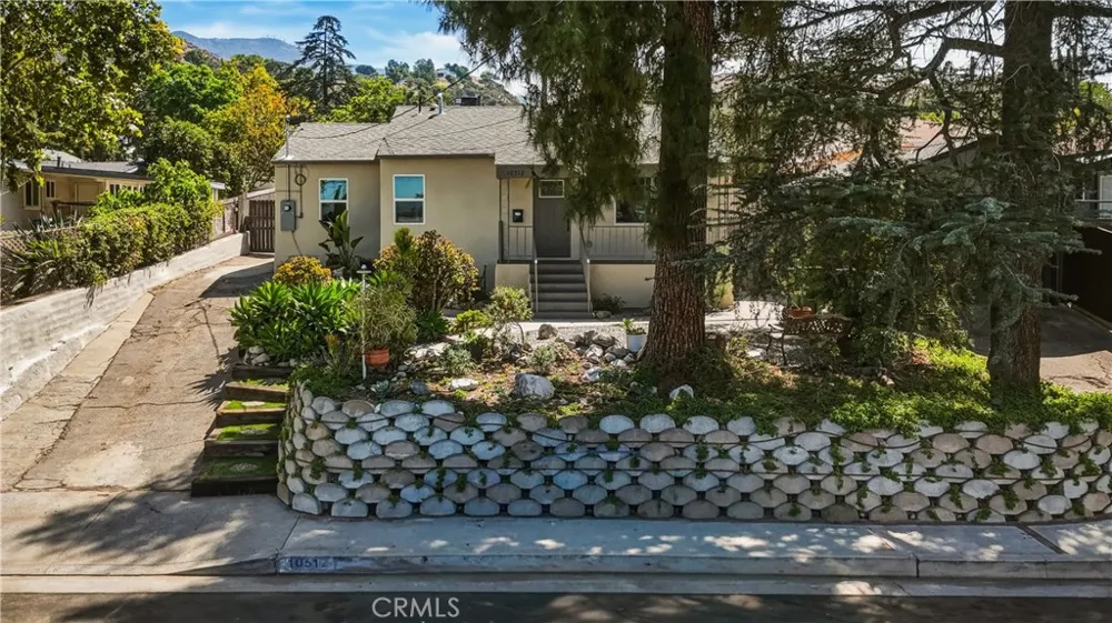10512 Samoa Ave Tujunga, CA 91042