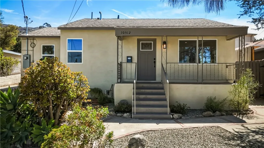 10512 Samoa Ave Tujunga, CA 91042