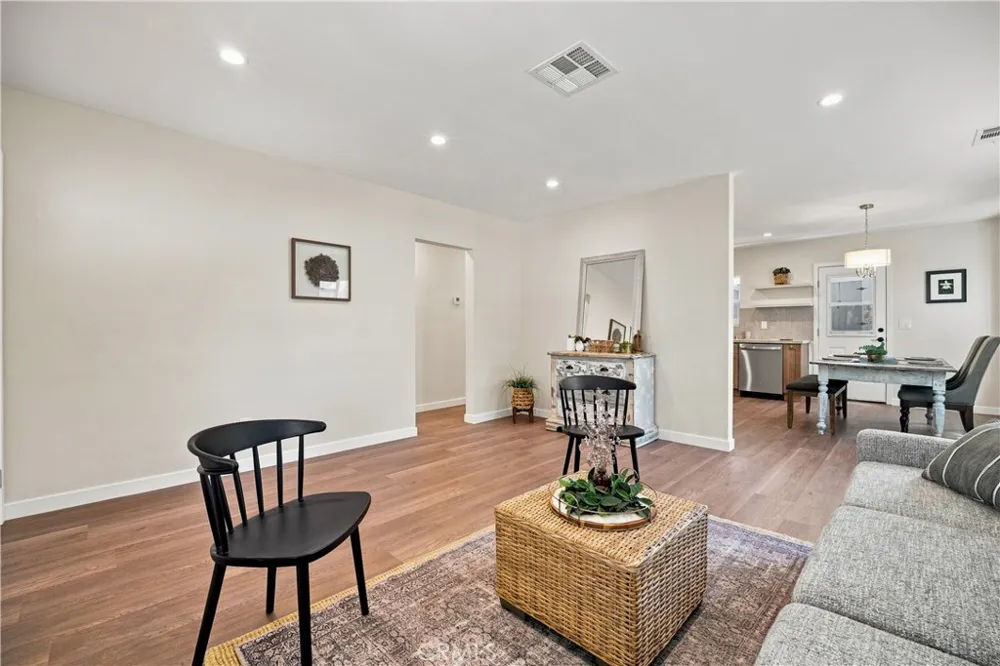 10512 Samoa Ave Tujunga, CA 91042
