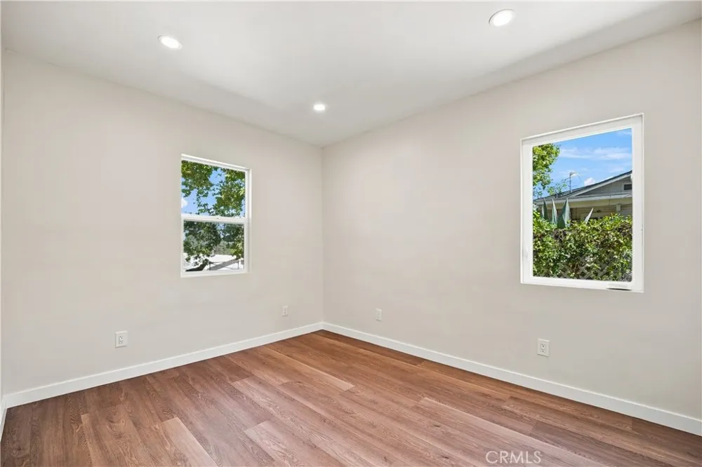 10512 Samoa Ave Tujunga, CA 91042
