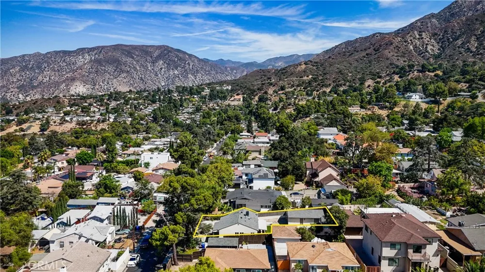 10512 Samoa Ave Tujunga, CA 91042