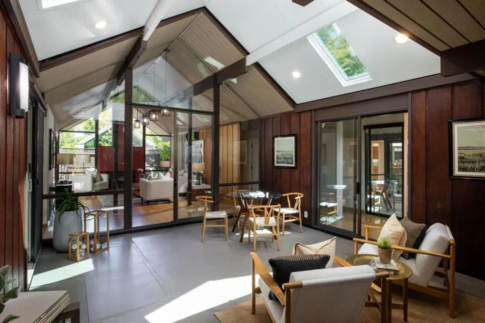 1131 Parkinson Avenue Palo Alto, CA 94301