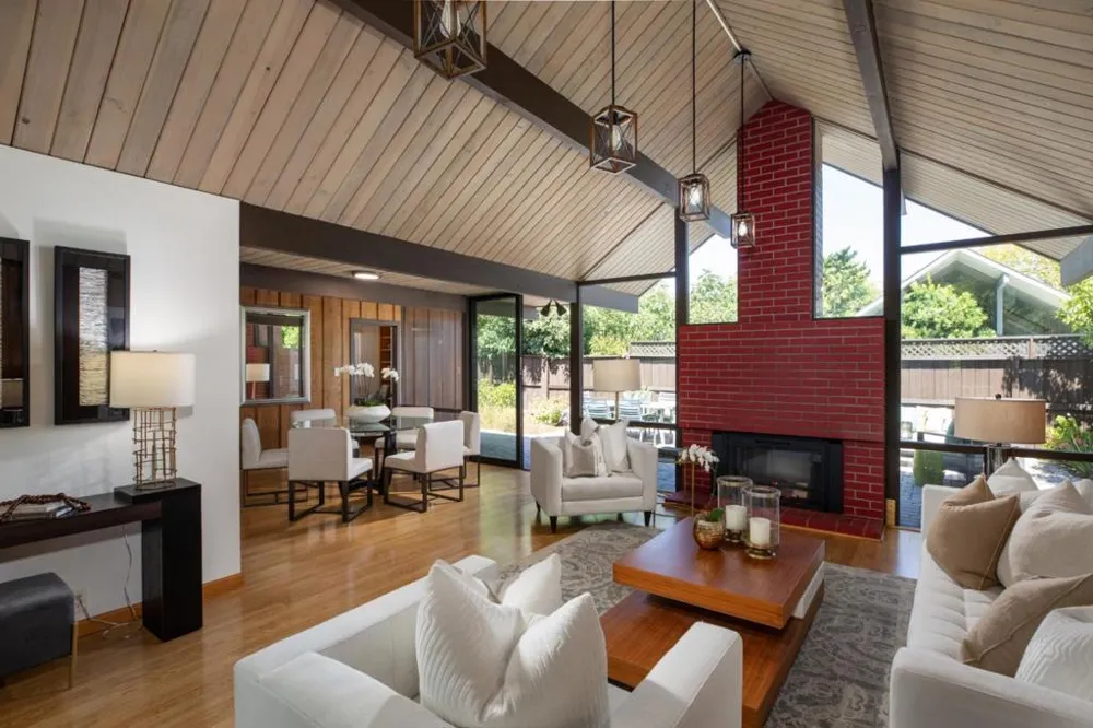 1131 Parkinson Avenue Palo Alto, CA 94301