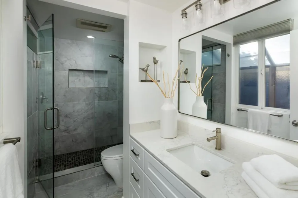 1131 Parkinson Avenue Palo Alto, CA 94301