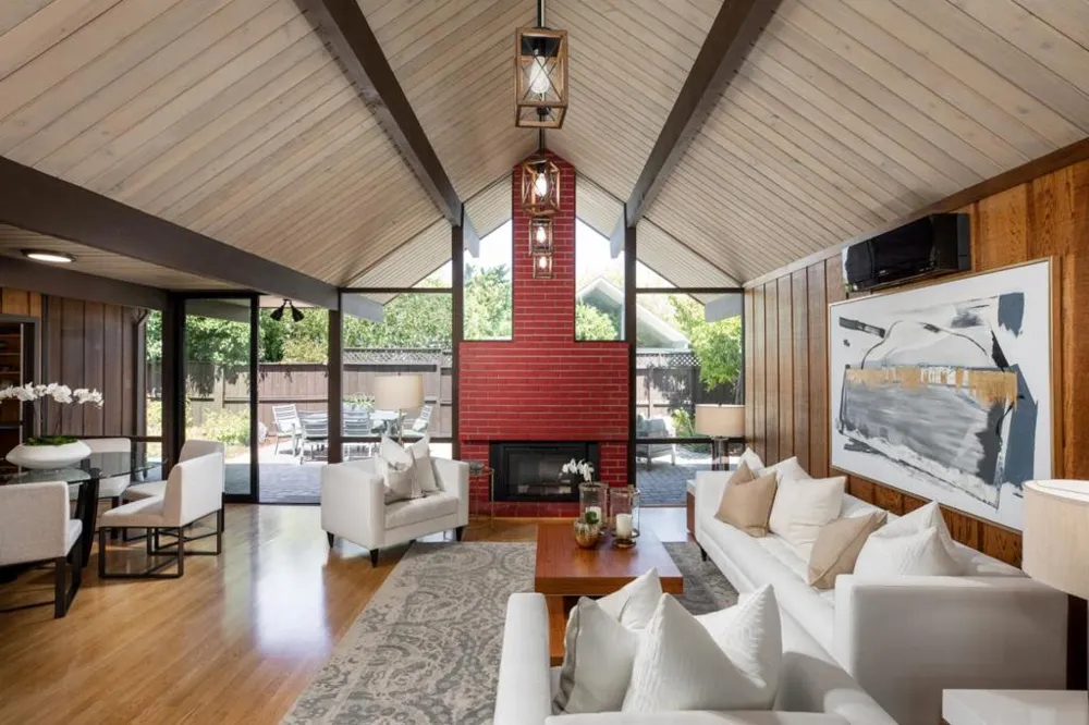 1131 Parkinson Avenue Palo Alto, CA 94301