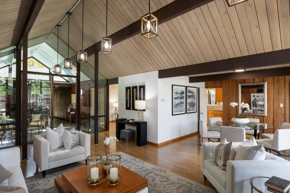 1131 Parkinson Avenue Palo Alto, CA 94301