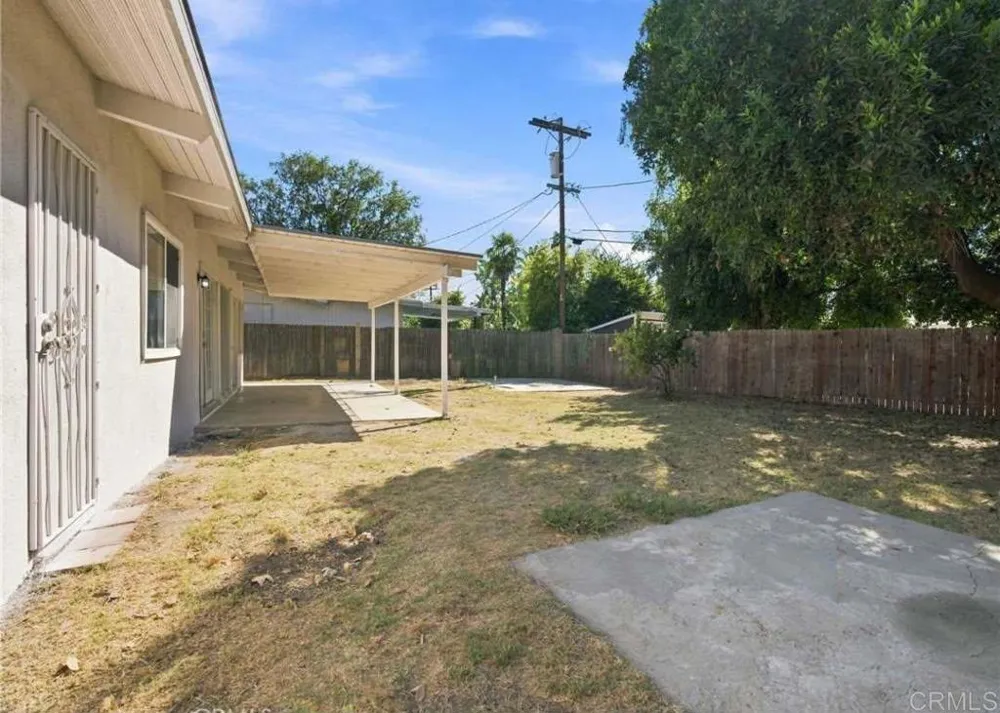 7735 Zelzah Ave Reseda, CA 91335
