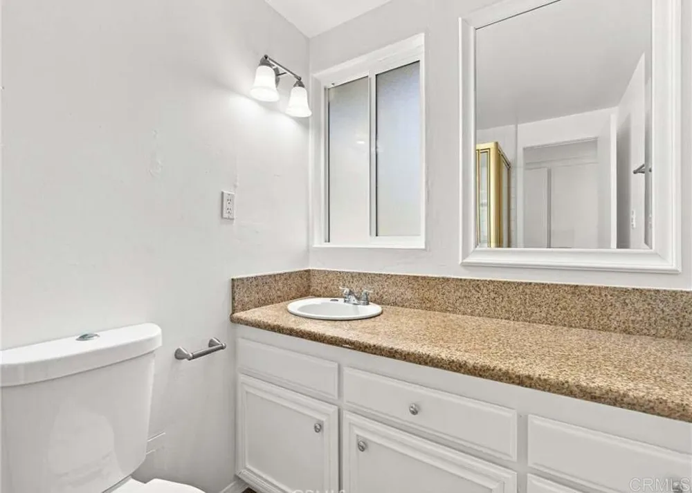 7735 Zelzah Ave Reseda, CA 91335
