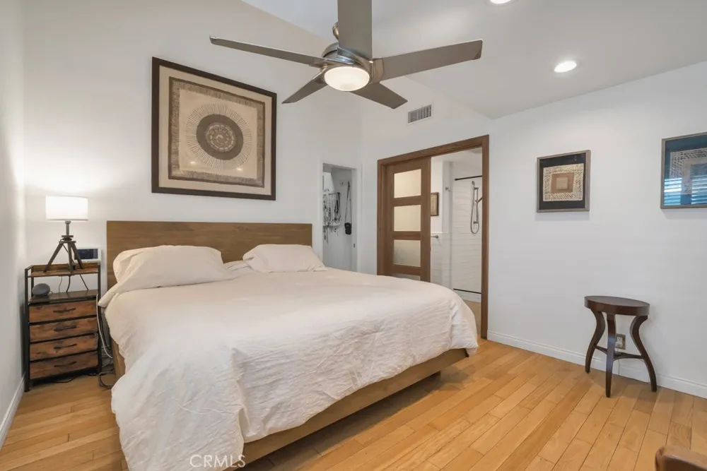 6305 Crebs Tarzana, CA 91335