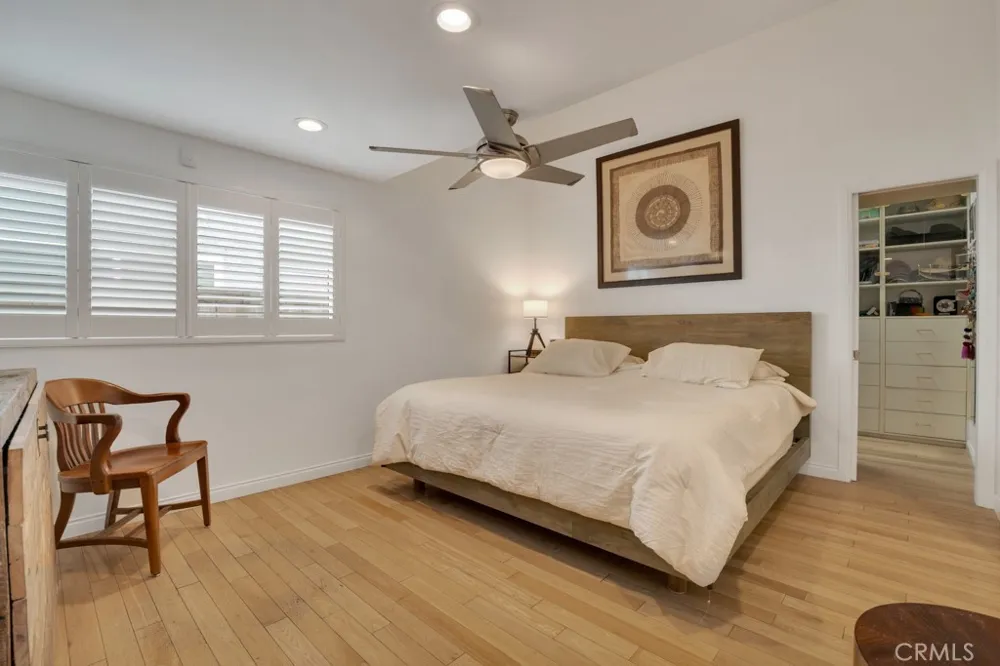 6305 Crebs Tarzana, CA 91335