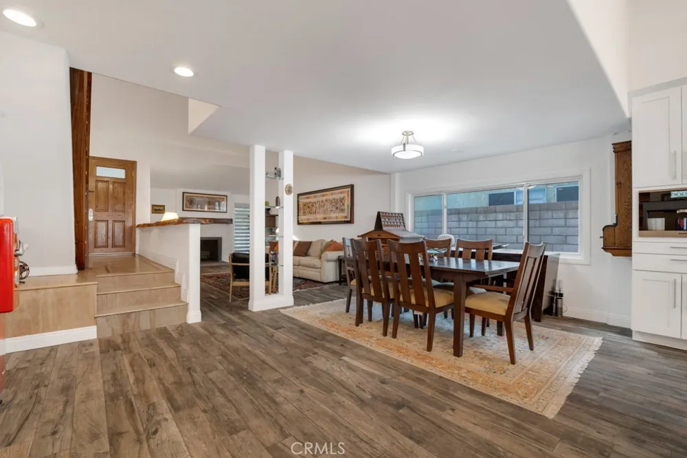 6305 Crebs Tarzana, CA 91335