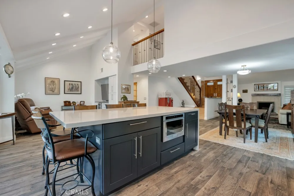 6305 Crebs Tarzana, CA 91335