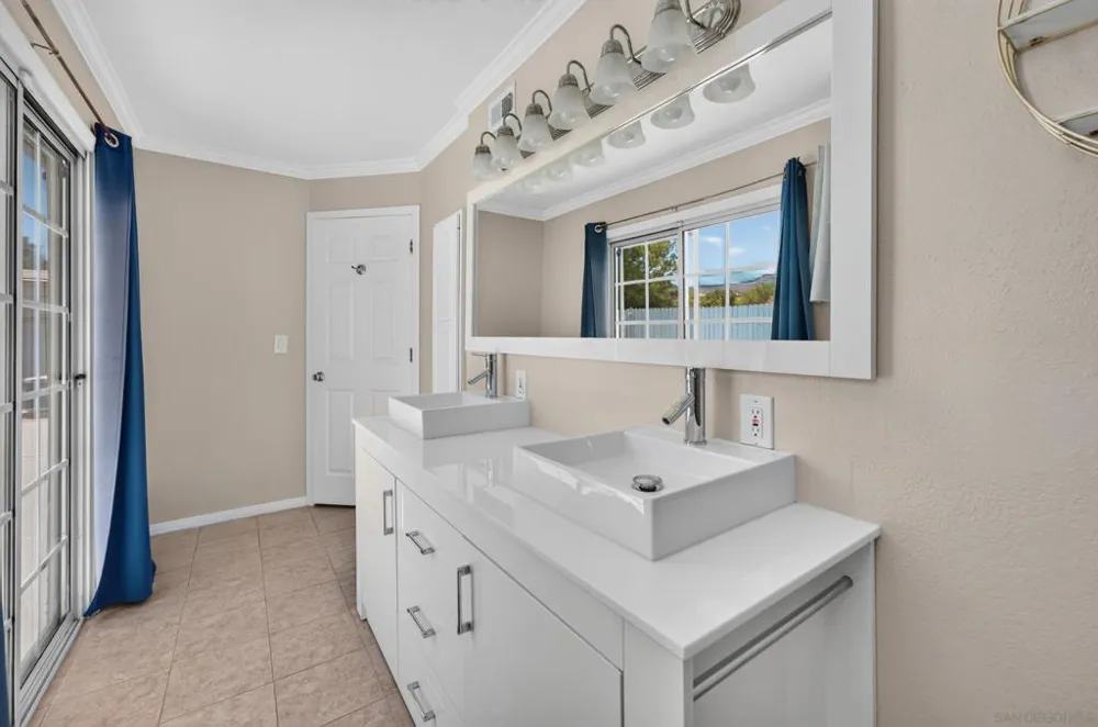 8538 Rosada Way El Cajon, CA 92021