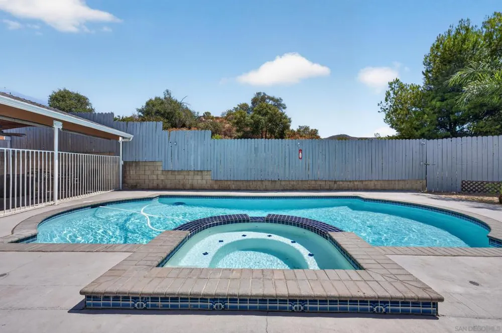 8538 Rosada Way El Cajon, CA 92021
