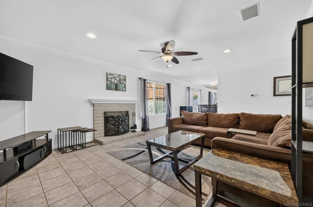 8538 Rosada Way El Cajon, CA 92021