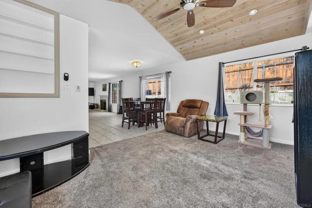 8538 Rosada Way El Cajon, CA 92021