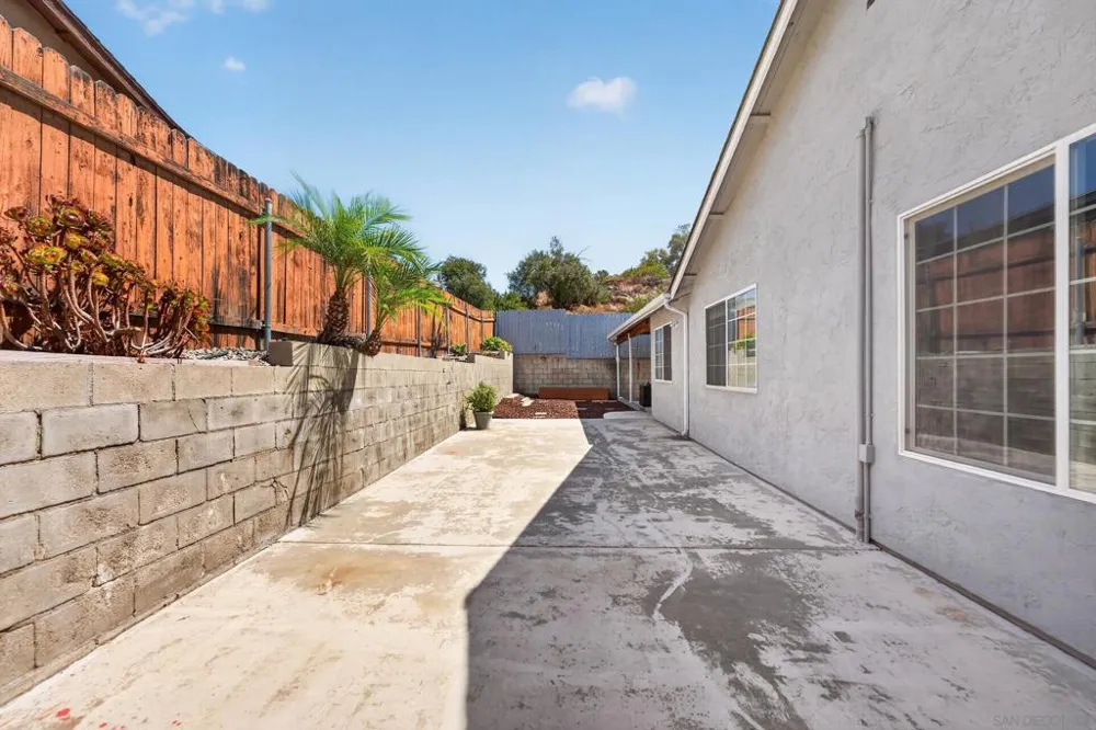 8538 Rosada Way El Cajon, CA 92021