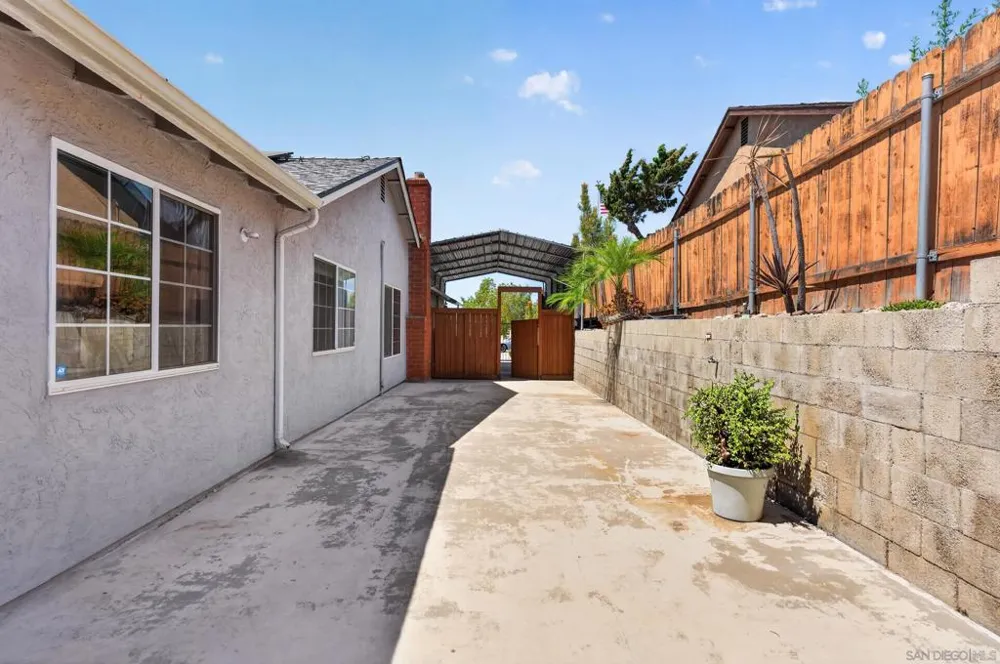 8538 Rosada Way El Cajon, CA 92021