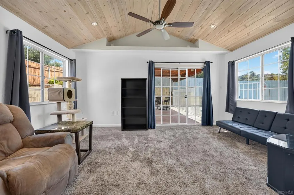 8538 Rosada Way El Cajon, CA 92021