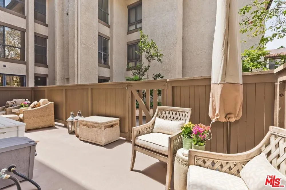 8515 Falmouth Avenue #209 Los Angeles, CA 90293