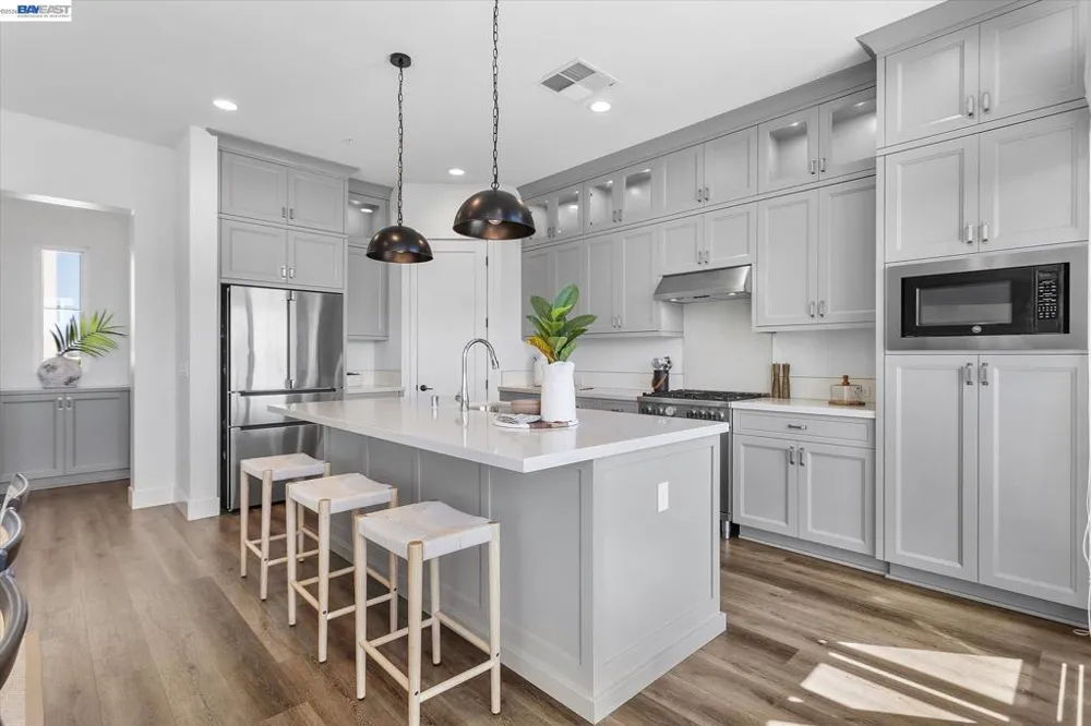 55 W Atlantic Ave #1002 Alameda, CA 94501