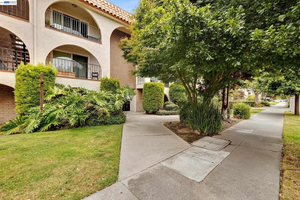 2133 Santa Clara Ave #328 Alameda, CA 94501